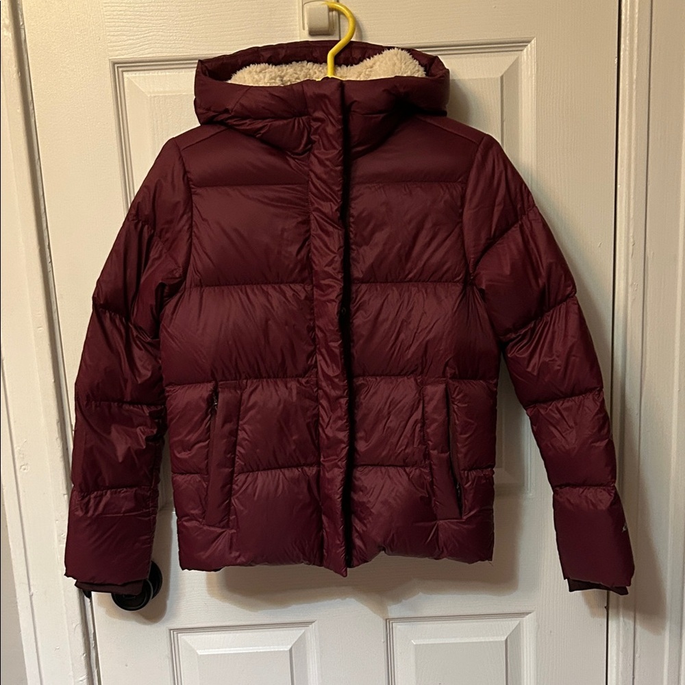 Eddie Bauer Burgundy Puffer Jacket. Premium 650 power-down Lining